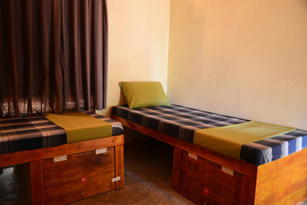 Jungle Beach Hostel Unawatuna Pokoj fotografie