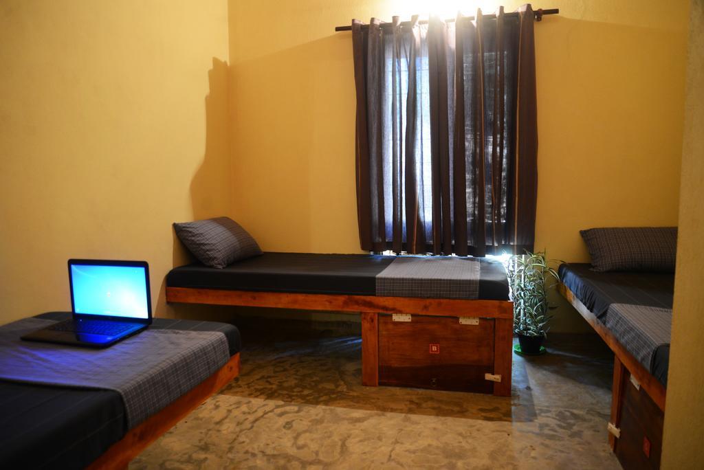 Jungle Beach Hostel Unawatuna Pokoj fotografie